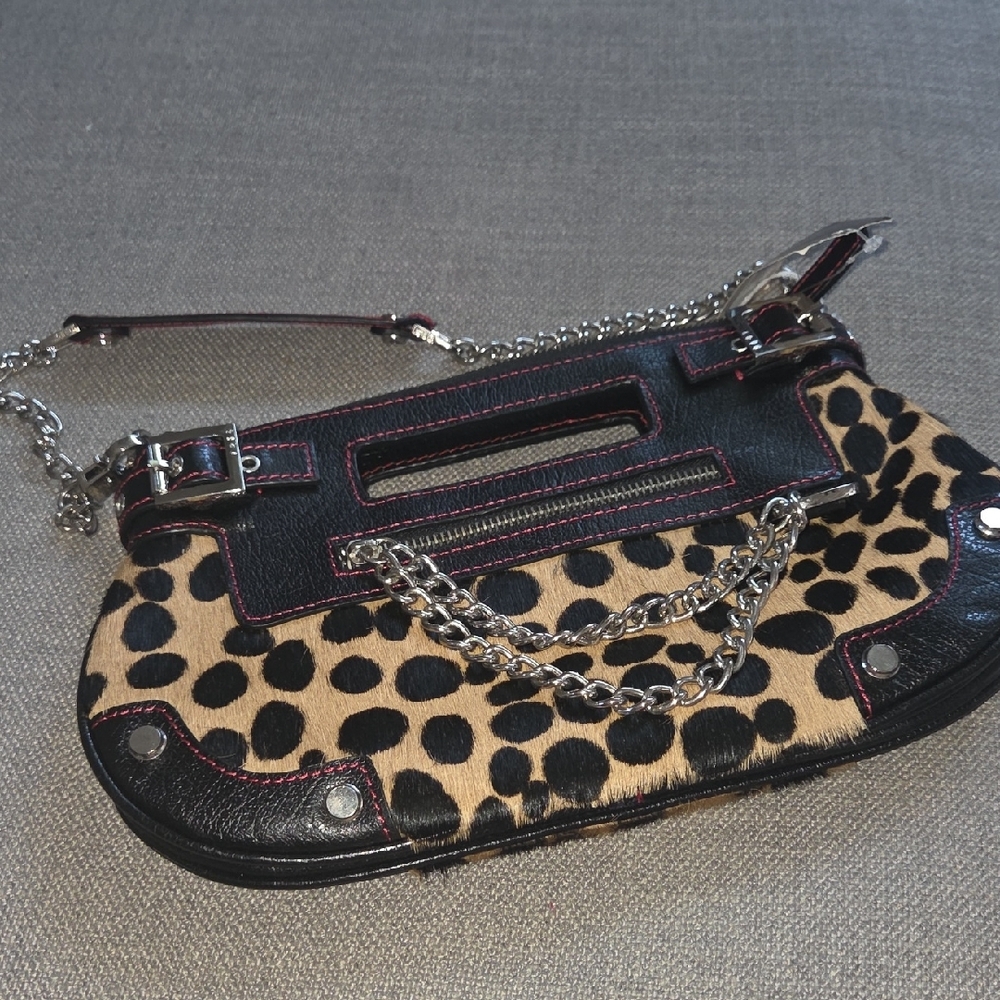 Easy Spirit Animal Print Clutch with Black Accents - Picture 8 of 9